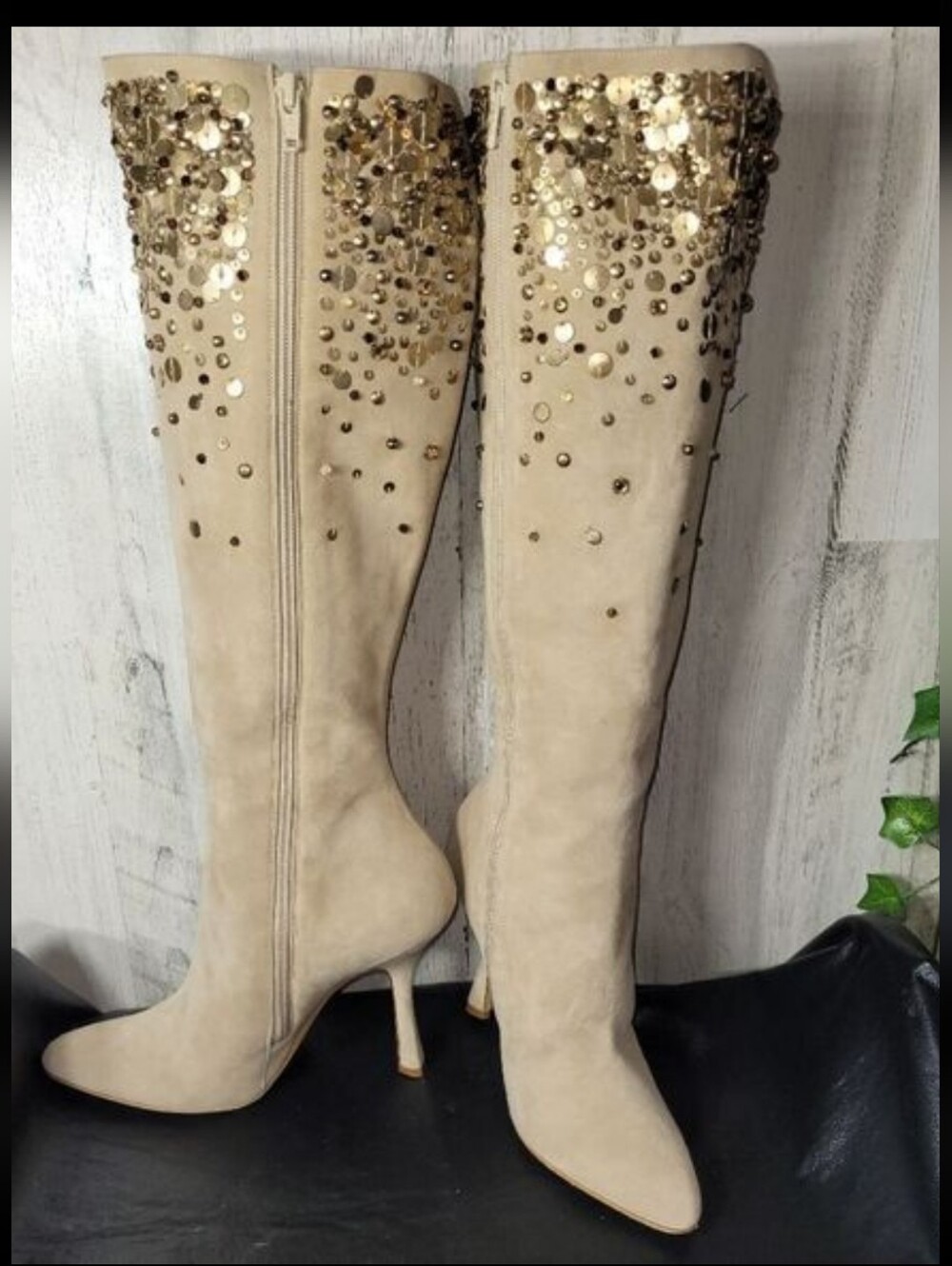 Oscar De La Renta *Love Ric* Embellished Beige Suede Boots EXCELLENT CONDITION